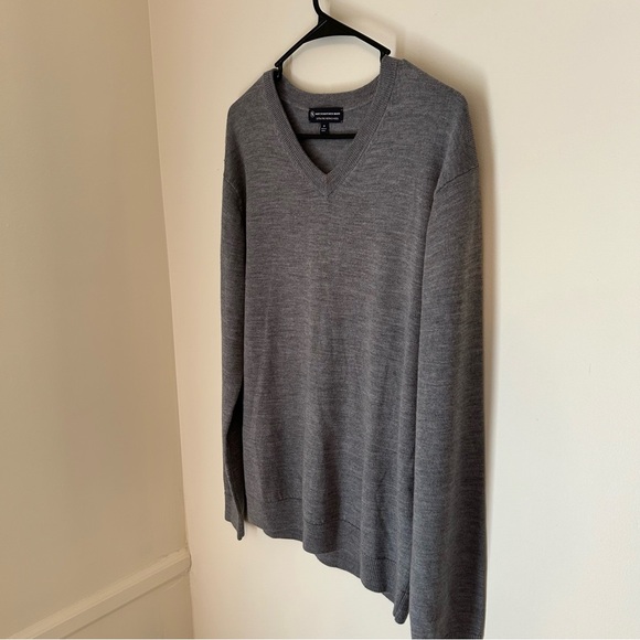 Hart Schaffner Marx Extra Fine 100% Merino Wool Men’s Gray V Neck Sweater Size M - Picture 4 of 8